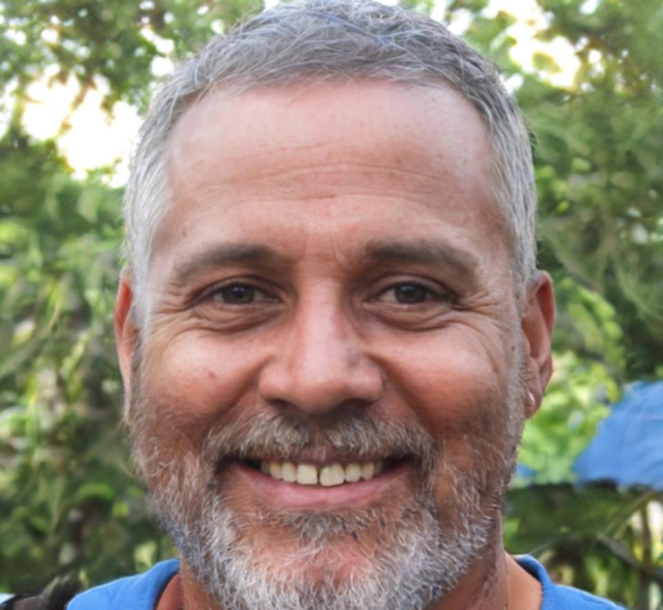 Porträt von Lennart Asmussen, Dozent für Körperbewusstsein und Choreografie